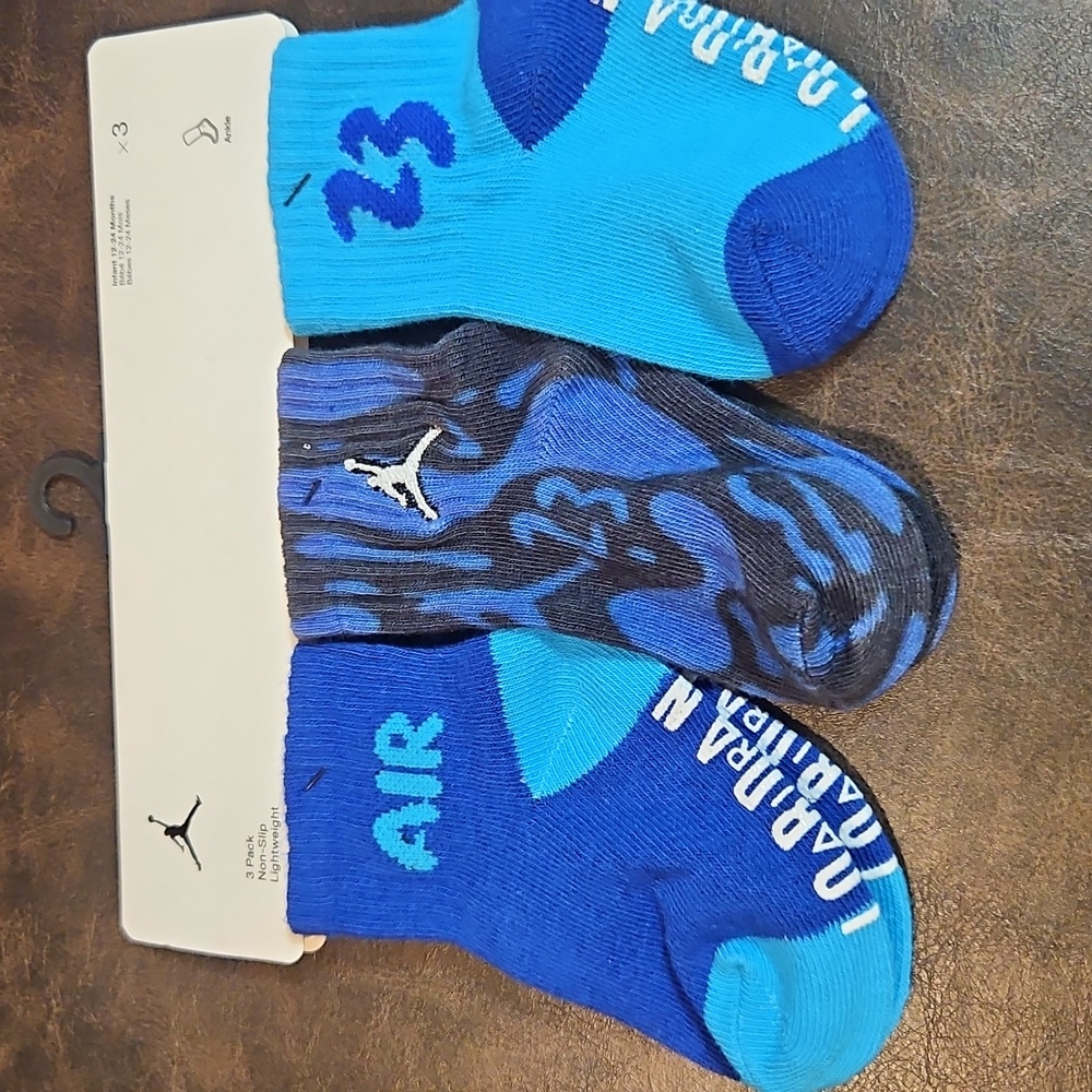 JORDAN 3 PACK BABY/TODDLER SOCKS: NEW IN PACKAGE: SIZE 12-24 MTH